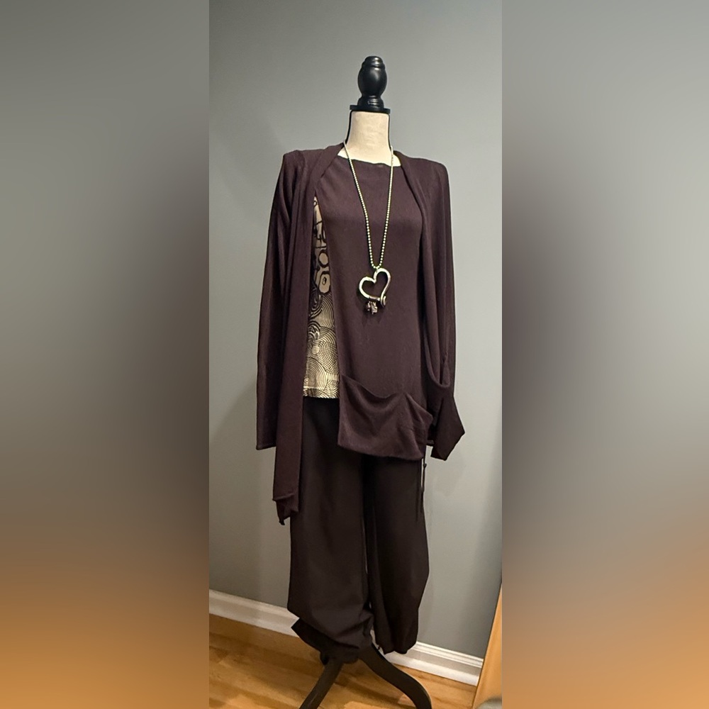 Sarah Pacini Asymmetrical Layered
Set
Made in Italy